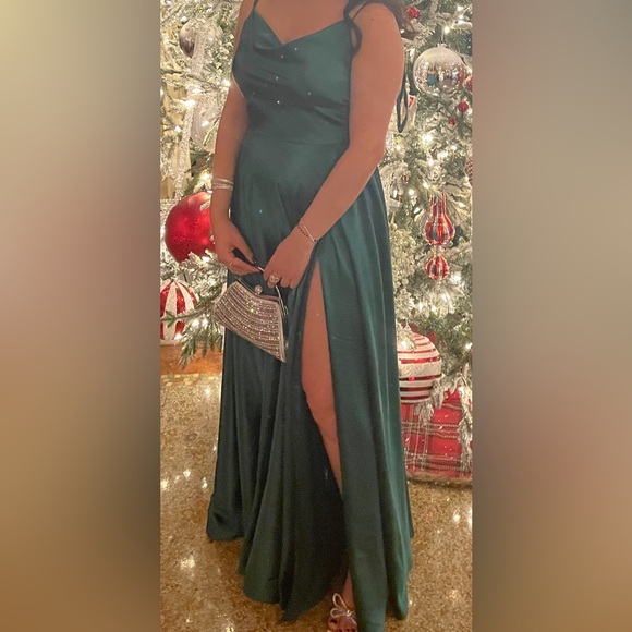 STUNNING SATIN 💚 LONG DRESS | F & P Paris | Evening Gown | Condition: Like New - Picture 3 of 8